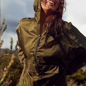 New Aerie OFFLINE Windbreaker size M